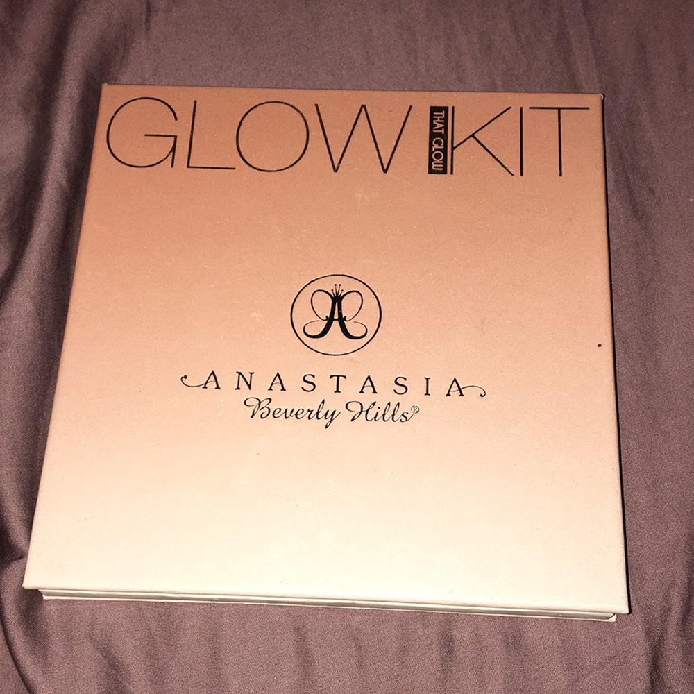 Anastasia beverly hills THAT GLOW highlighter pal